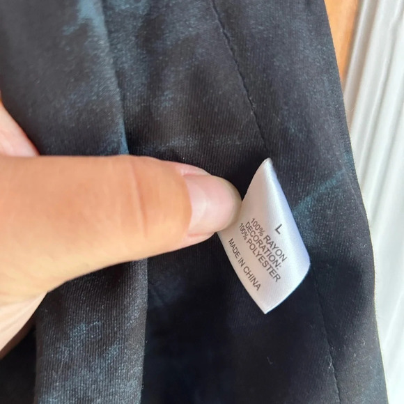 ZOA NEW YORK SEQUIN TIE DYE VEST - Picture 5 of 5